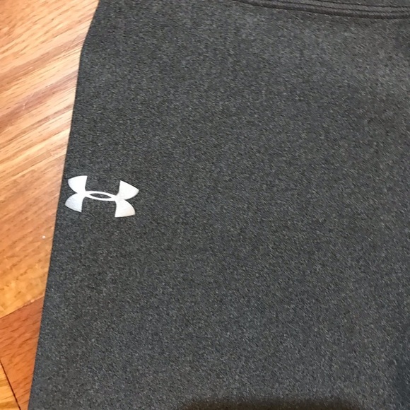 👟Under Armour Athletic Capris - Picture 2 of 7